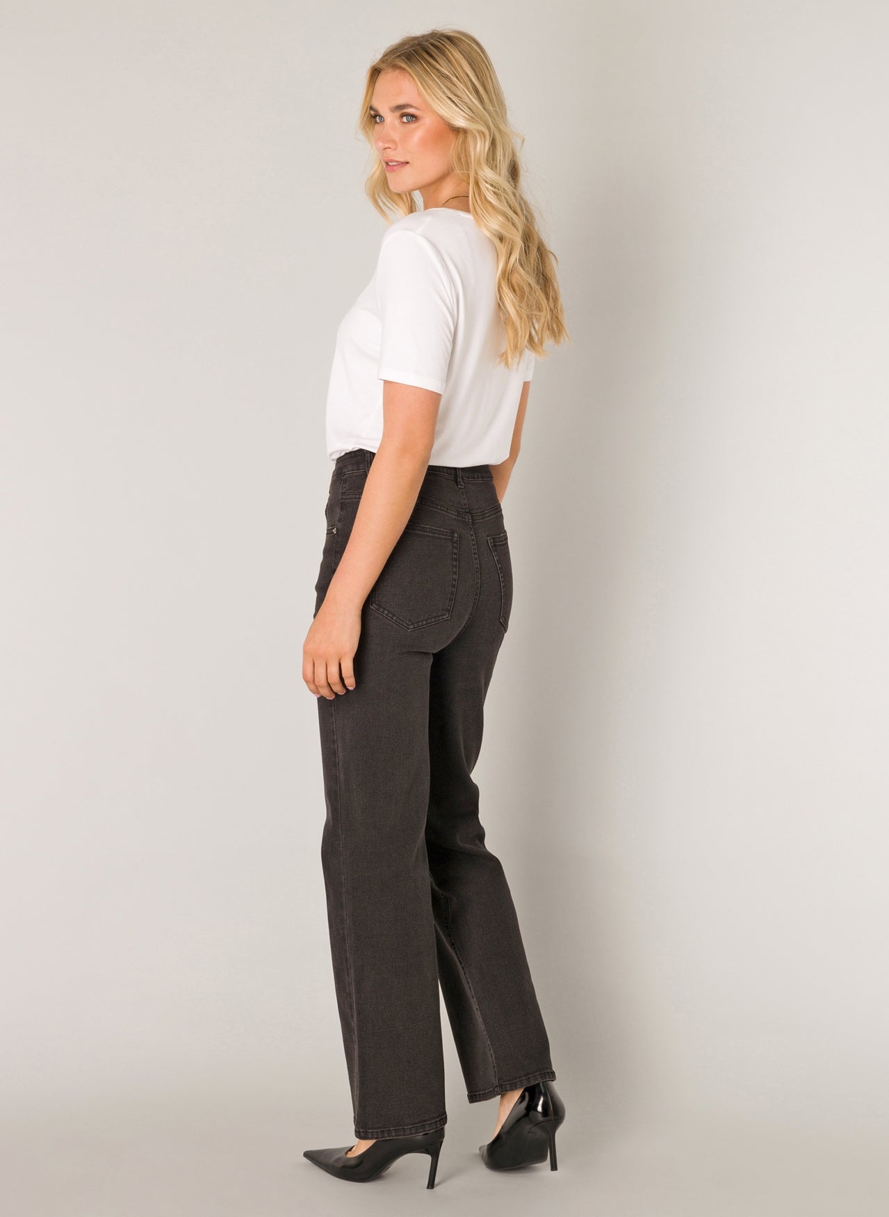 Base Level "Amy"  High Rise Wide Leg Denim Jeans in Black
