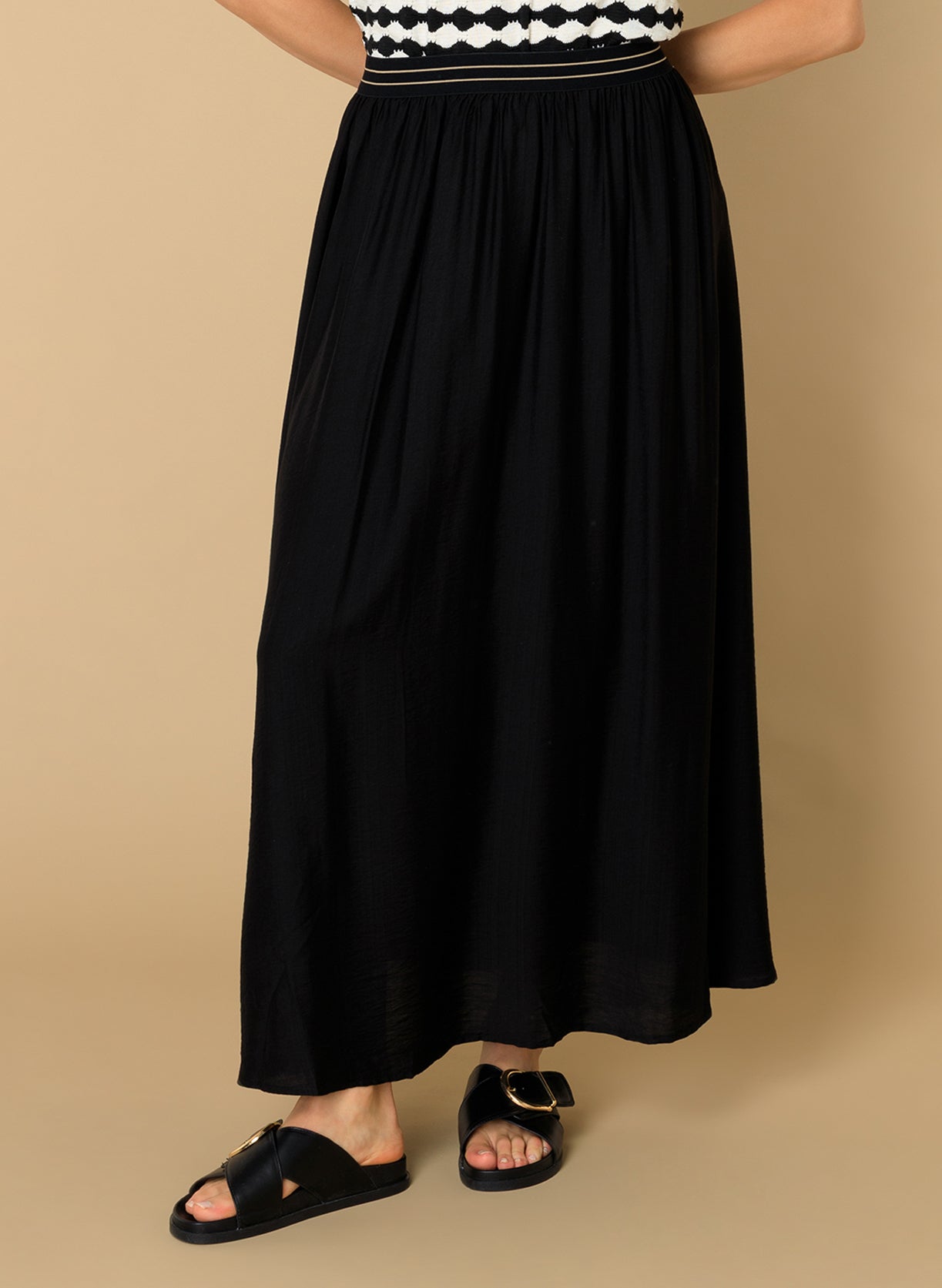 Ivy Beau "Elinor" Regular Fit Skirt in Black