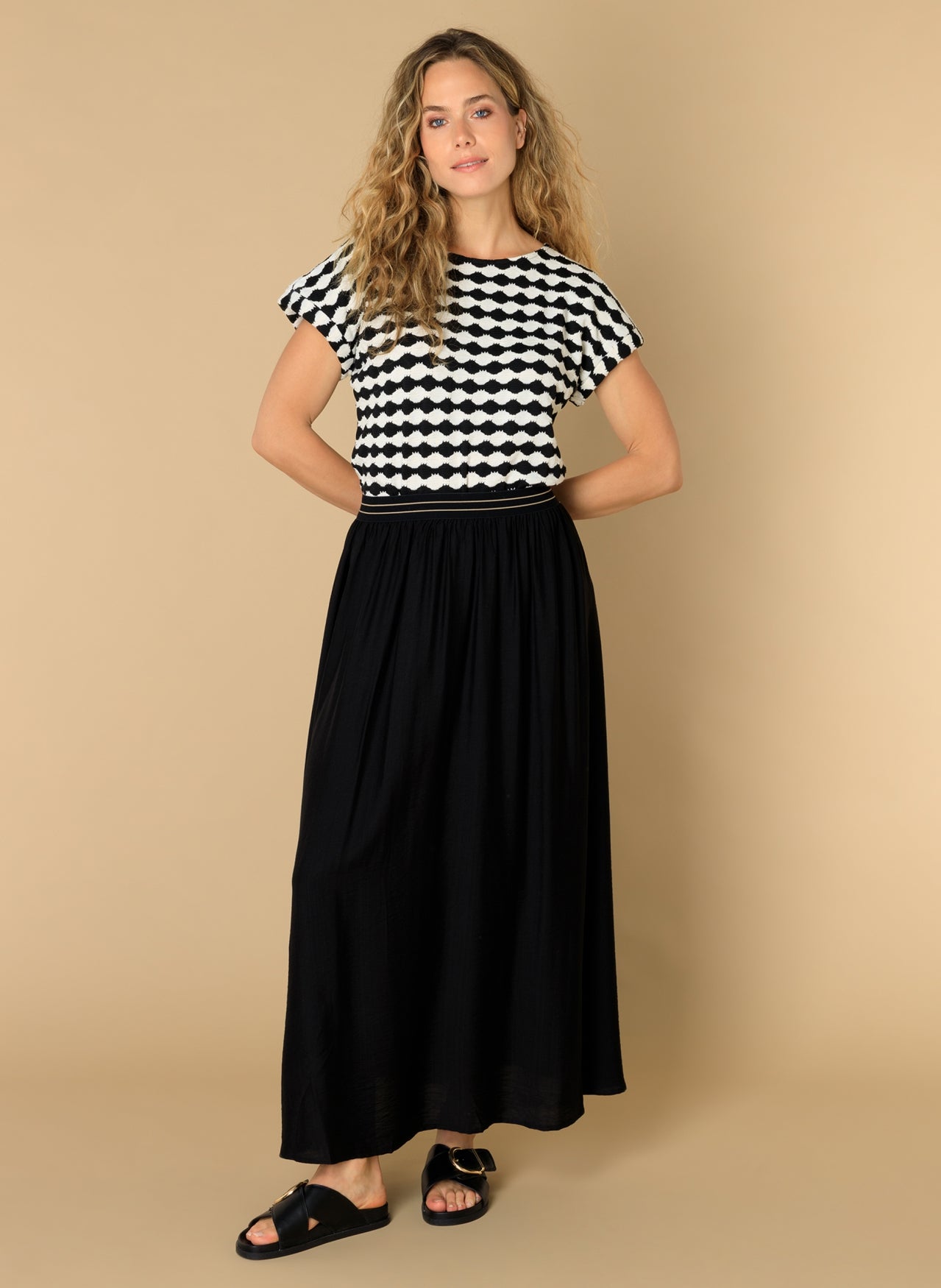 Ivy Beau "Elinor" Regular Fit Skirt in Black