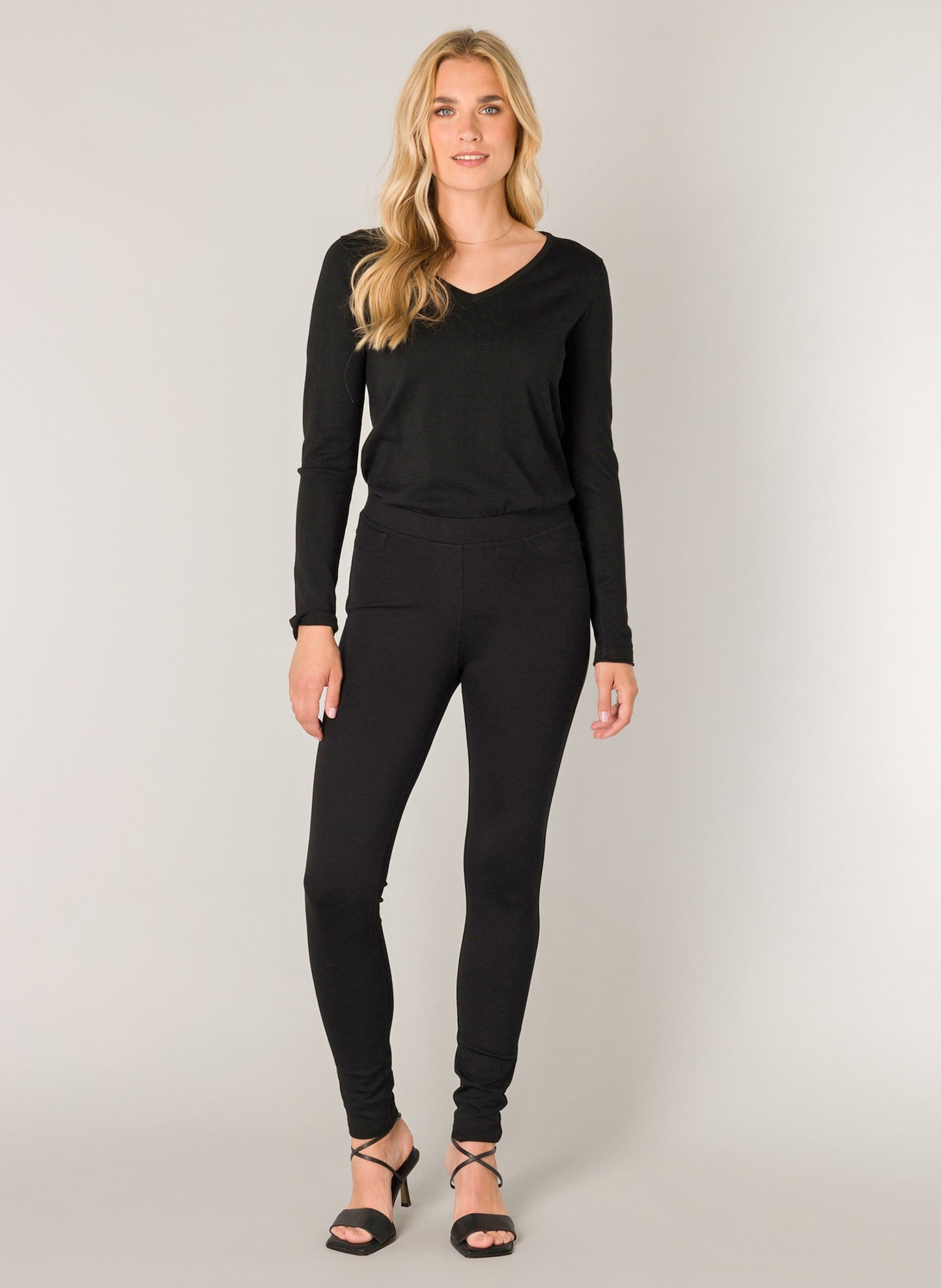 Base Level "Ornika" Treggings in Black