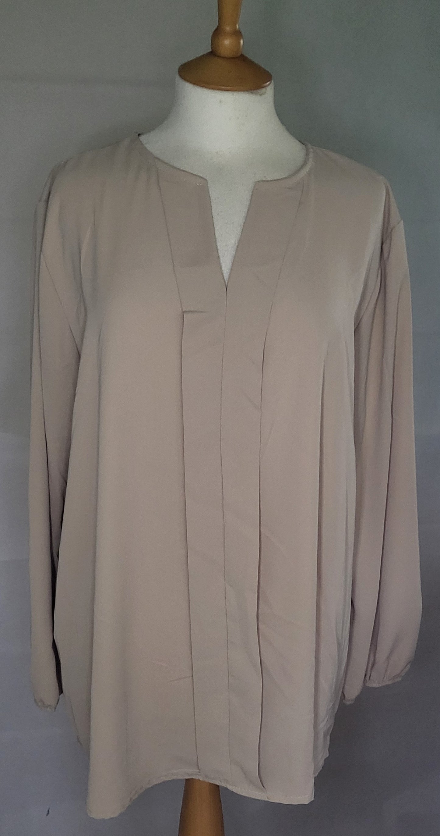 Made In Italy Plain Front Placket Elastic Cuffs Top One Size 14-22