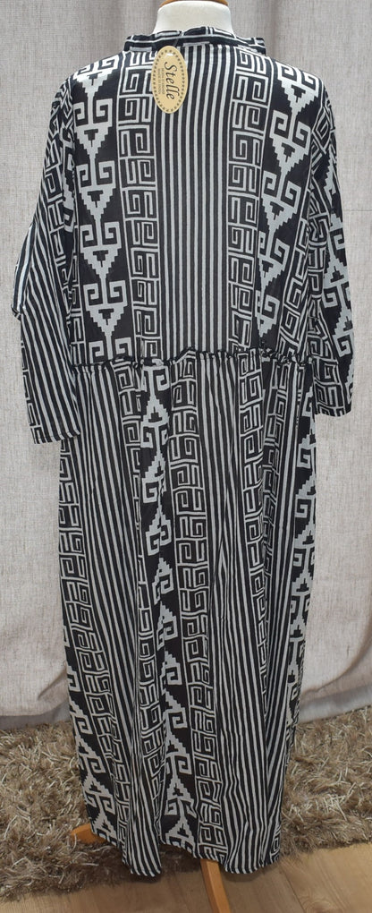 Stelle Geometric Stripe Pattern Front Button Detail Cotton Dress in Black One Size 16-24