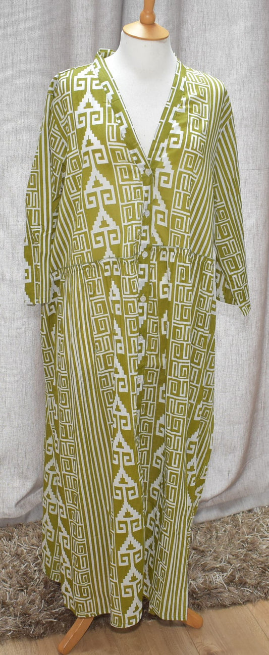 Stelle Geometric Stripe Pattern Front Button Detail Cotton Dress in Khaki One Size 16-24